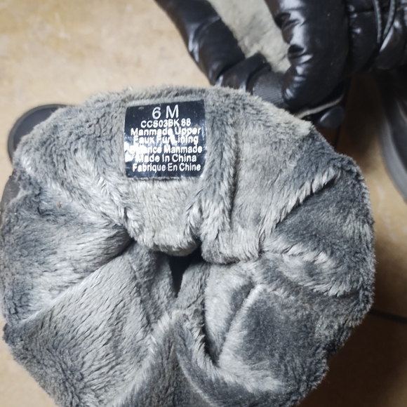 Cobb Hill Waterproof Black Puffer Boots with Faux Fur Lining Size 6M - Picture 4 of 7